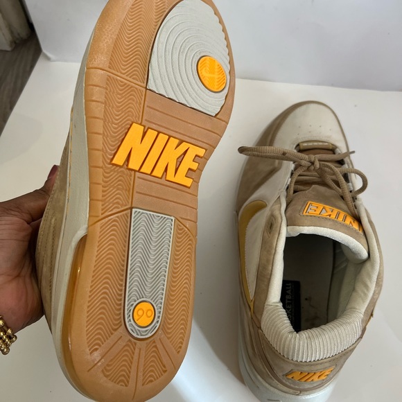 Nike High-Top Sneakers in Cream and Brown - Picture 3 of 9